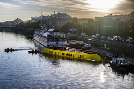 2022 10 06 GP putins bloody gas 2400px-9054