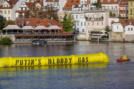 2022 10 06 GP putins bloody gas 2400px-9138