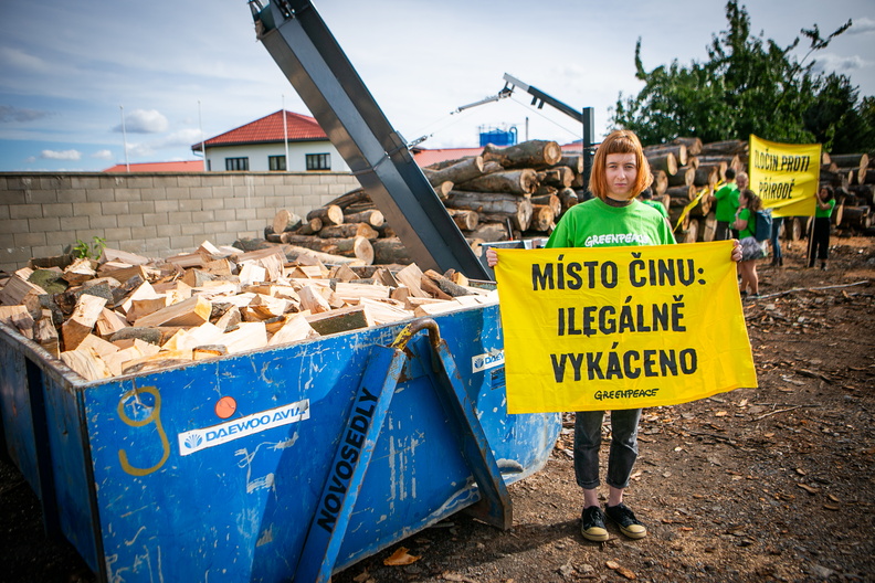 Akce_Chomutov_Greenpeace (5 of 17).jpg