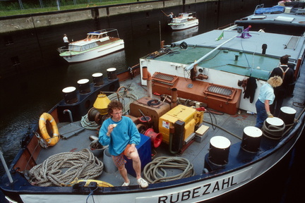 GP0STOQIU Medium res