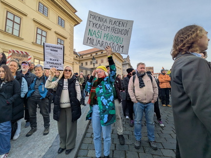 PXL 20251019 104510223