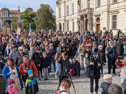 PXL 20251019 102559099