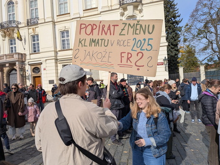 PXL 20251019 102126794