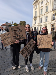 PXL 20251019 101843069