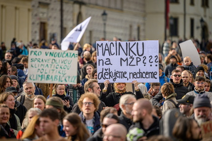2025 10 19 MZP Macinka Hradcanske nam 2400px ZWL-0814